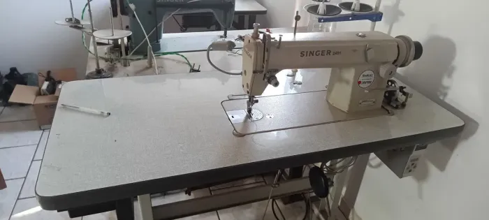 Máquina de Costura Reta Industrial