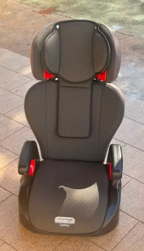 Cadeirinha/assento infantil carro