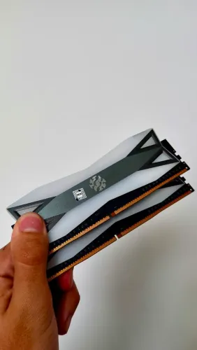 Kit 2X8GB DDR4 3000Mhz XPG RGB 