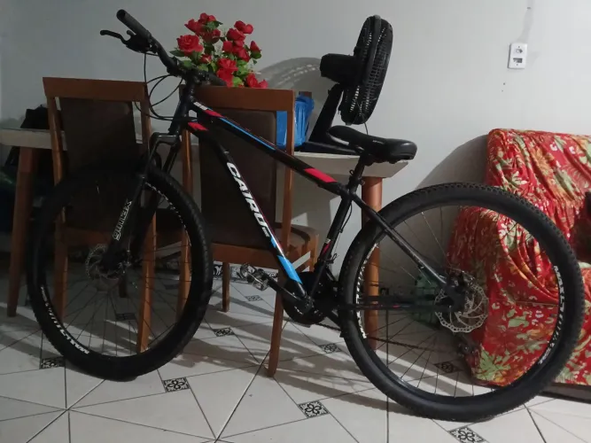 Vendo uma bicicleta em perfeito estado