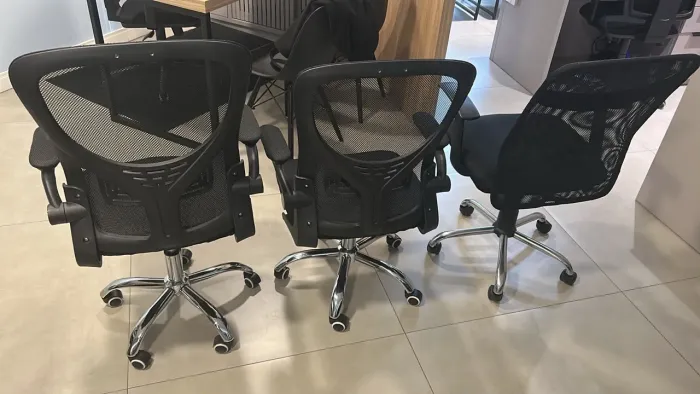 3 cadeiras Escritório por R$ 200,00