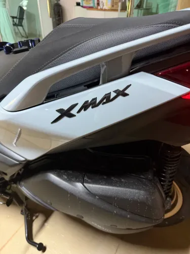 Xmax 300 conected 180km 26/26 ZERADA