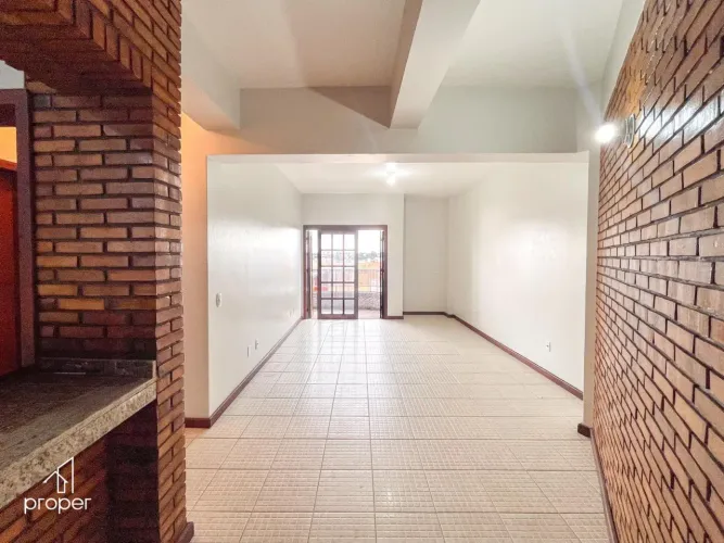 Apartamento com sacada para aluguel no Centro - Pelotas/RS
