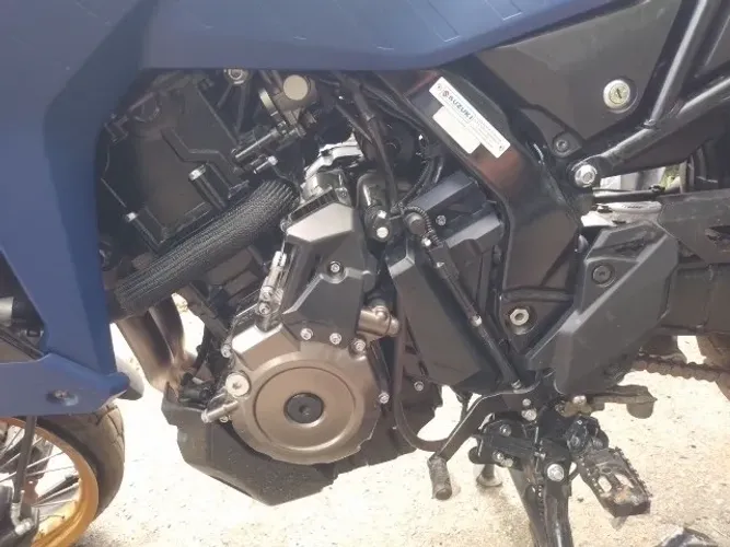 Suzuki V-Strom 800 24/25 - Sucata disponível para retirada de peças