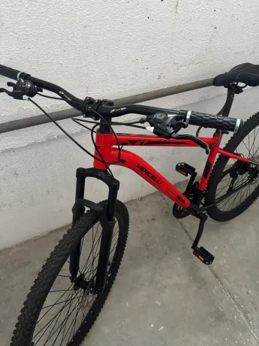 Bicicleta Aro 29, mountain bike, 7 meses de uso.