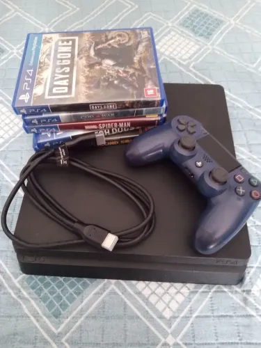Ps4 slim 875 GB, 5 jogos e controle usado/semi-novo