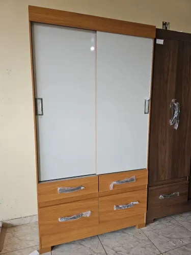 Guarda roupa de solteiro novo