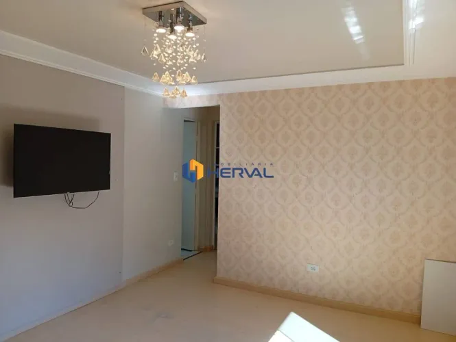 Apartamento semimobiliado na Av. Cerro Azul | 2 quartos | 2 ar-condicionados