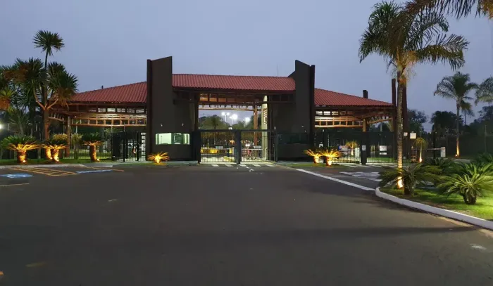 Terreno com 2.247m² a venda no Terras do Golfe
