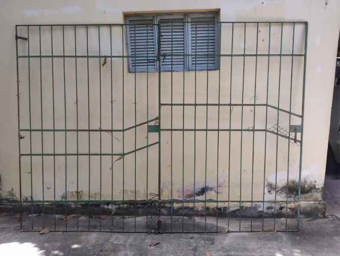 Portão de ferro de 4 metros