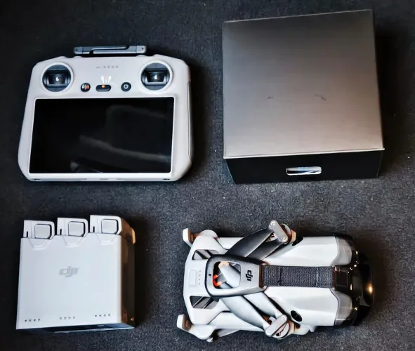 Dji mini 5 pro combo fly more Plus com controle de tela semi novo