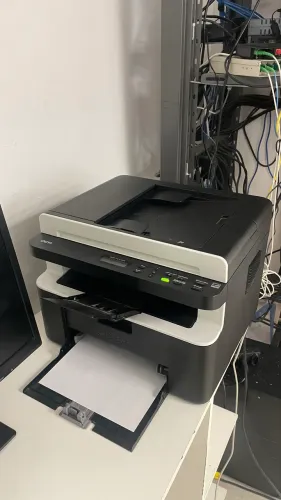 Impressora multifuncional monocromática Brother DCP DCP-1617NW Preto