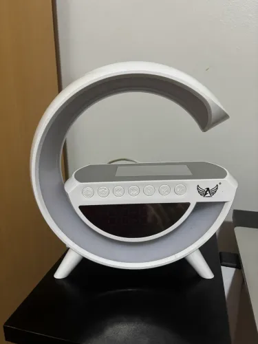 luminária com carregador por indução e bluetooth da marca ltomex