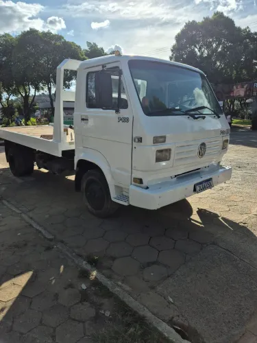Caminhão guincho Plataforma VW 7-100