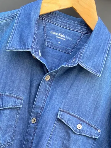 Camisa Jeans Masculina CALVIN KLEIN Tam M