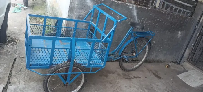 Triciclo em ótimo estado
