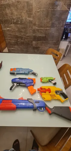 Brinquedos de primeira qualidade e balas