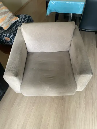 Vendo duas poltronas usadas
