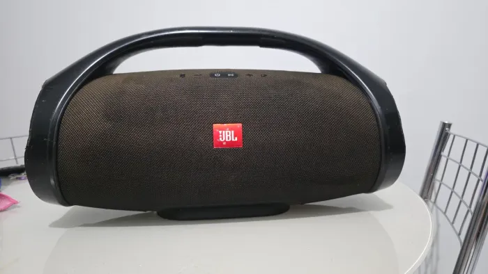 JBL BOMBOX