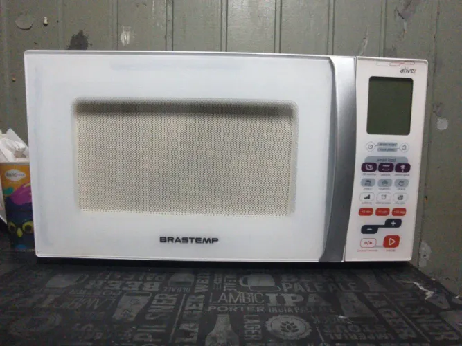 Microondas grill Brastemp
