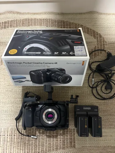 Câmera Blackmagic Pocket Cinema 4K + Cage e Acessórios