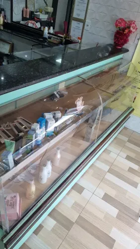 Balcão de 2 metros de comprimento para lojas