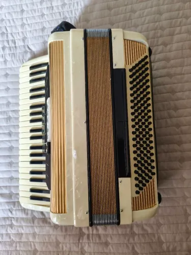 Acordeon Scandalli Favo de Mel