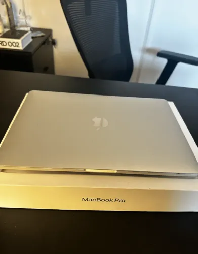MacBook Pro M1 em excelente estado único dono Completo na Caixa