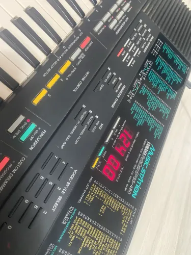 Teclado Yamaha 480