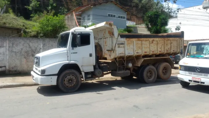 Vendo caminhão