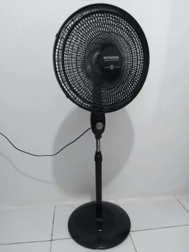 Ventilador mondial 40CM de coluna funcionando perfeitamente 