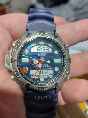 Relógio citizen aqualand c500 Titanium azul madrepérola