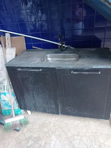 armário de cozinha com pia