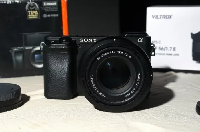 Sony a6400 + Lente Viltrox 56mm f 1.7 Auto Foco (24MP e Gravação 4k)