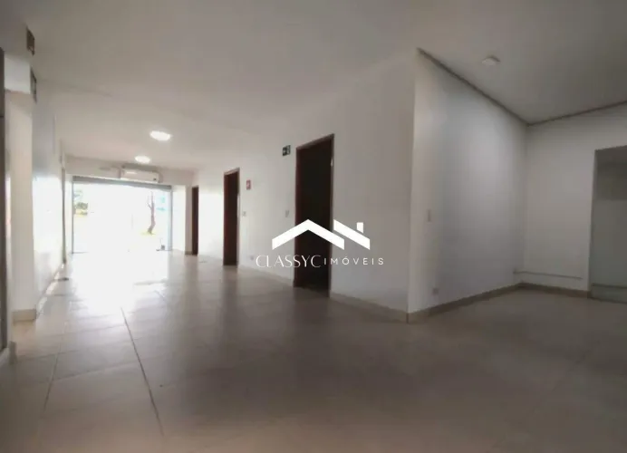 Loja Comercial 360m² em Uberlândia: 9 salas, 3 vagas, porcelanato.