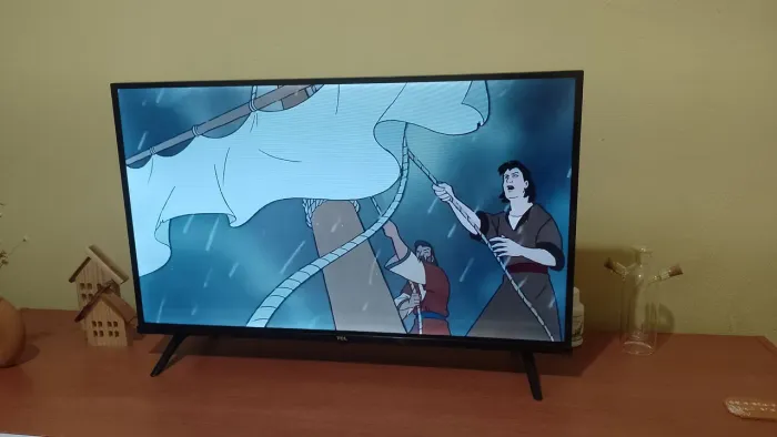 Smart TV - TCL 32 polegadas - perfeito estado