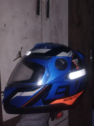 Capacete