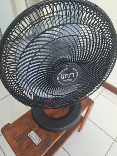 VENTILADOR OSCILANTE DE MESA TRON premium - Alta Tecnologia  - 50m - Seminovo