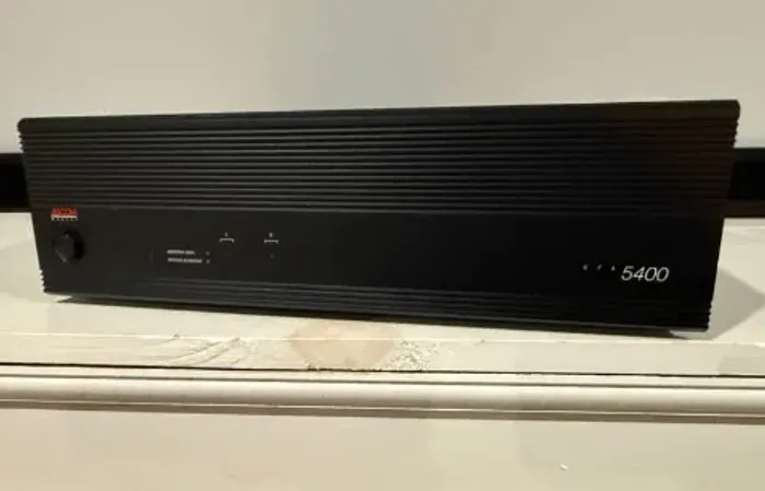 Power amplificador Adcom GFA-5400 200w projeto Nelson Pass- Tipo Yamaha, Kenwood,Marantz
