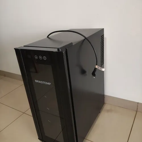 ADEGA Brastemp - Capacidade para 10 garrafas