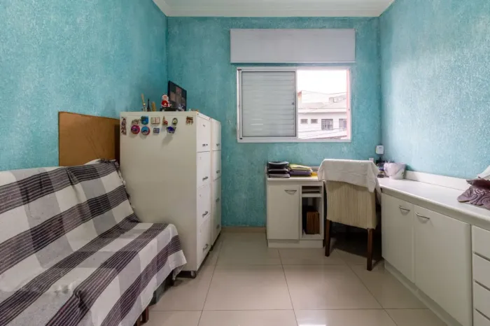 Prédio comercial na Avenida Elísio Teixeira Leite, 794 110 m²