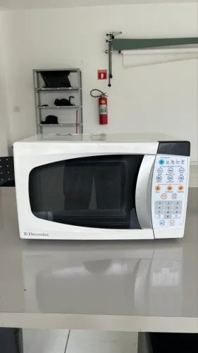 Microondas electrolux 18L