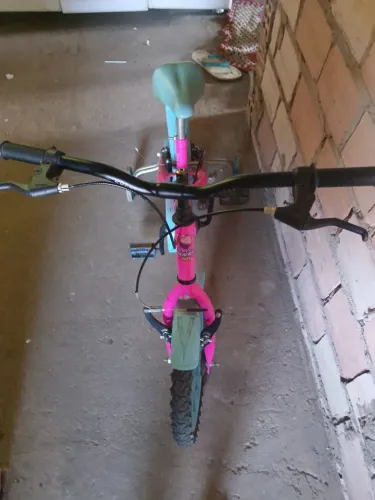 Vendo um bicicleta infantil rosa