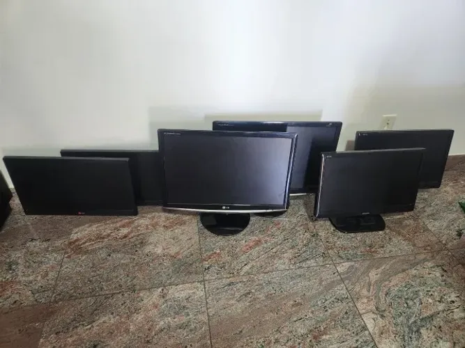 Vendo lote de 6 monitores