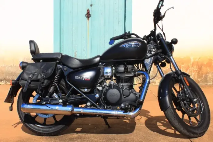 Royal Enfield Meteor 350  |  Ano Modelo 2022  |  Cor Preta