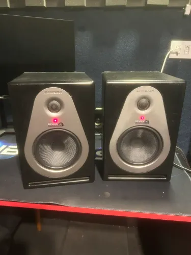 Monitor De Referência Samson Resolv A6