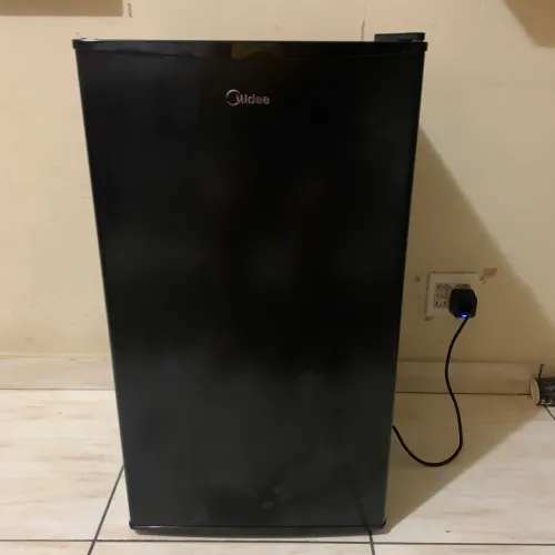 FRIGOBAR 124 litros black edition inverter bivolt MIDEA