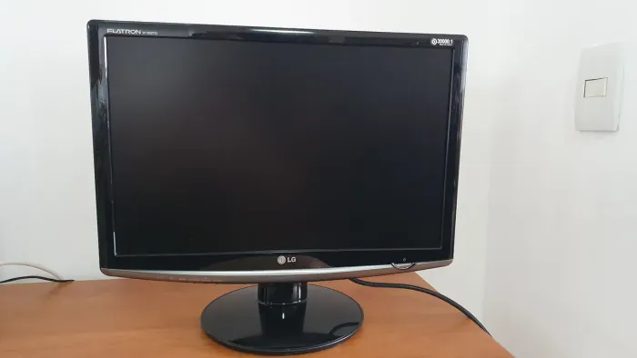 Monitor LG Flatron W1952tq 18"