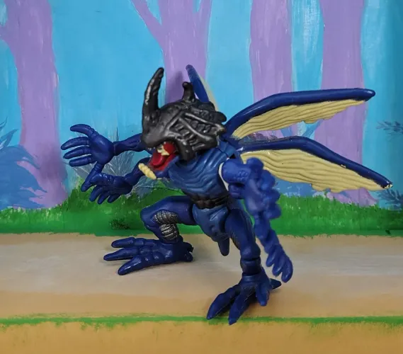 Boneco do digimon adventure - Kabuterimon