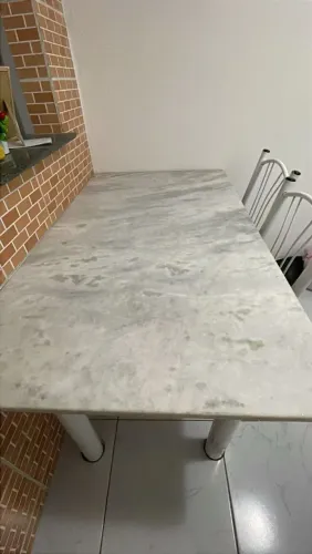 Mesa de mármore +6 cadeiras